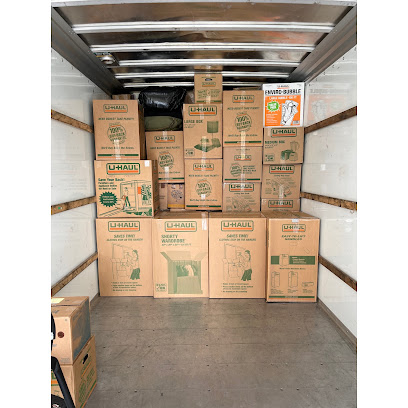 Compañías de mudanzas en Connecticut 4 Hilltop Moving & Estate Liquidation